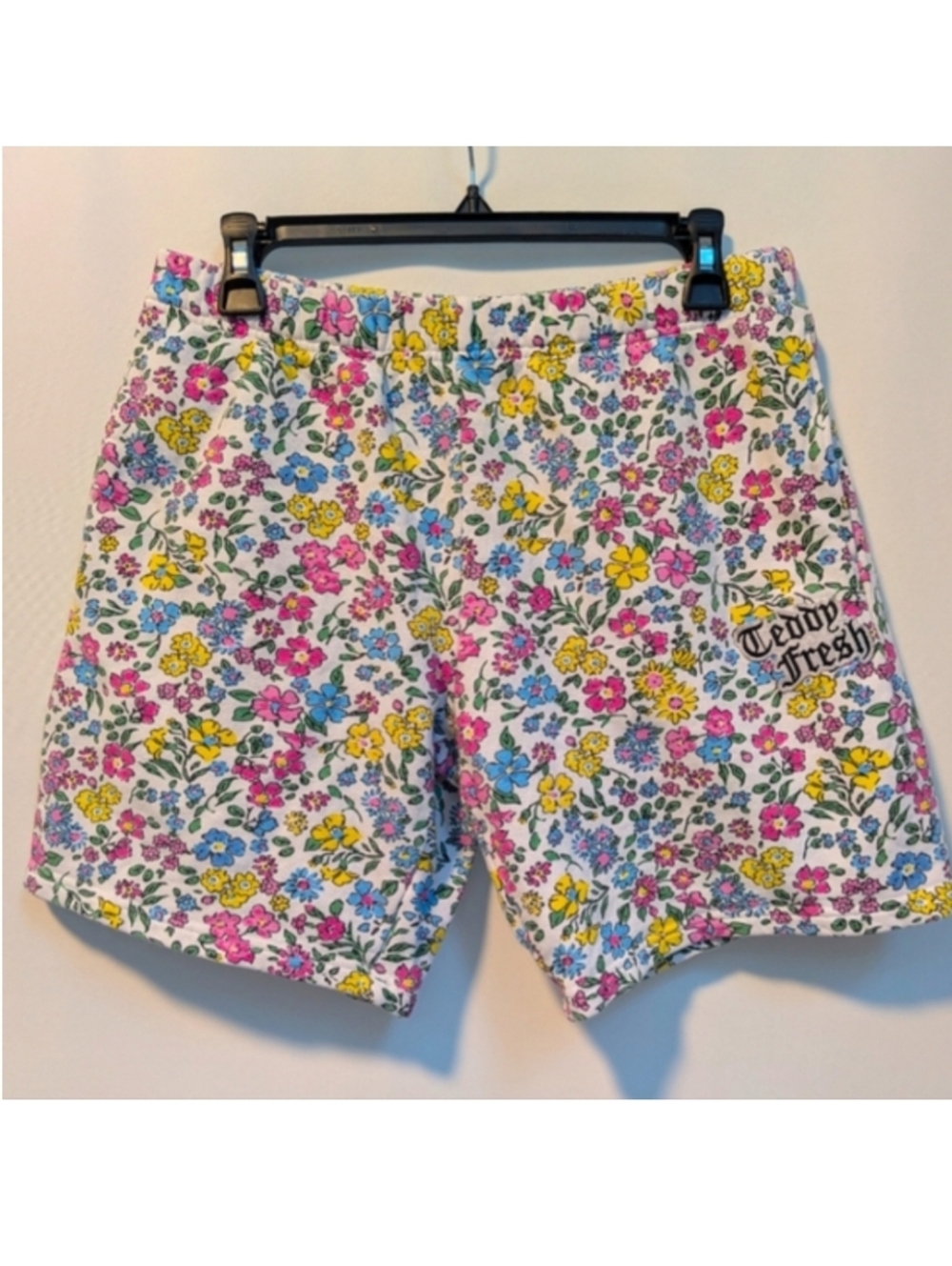 Teddy Fresh Grandma's Flowers White Floral Cotton Sweat Shorts Size Small